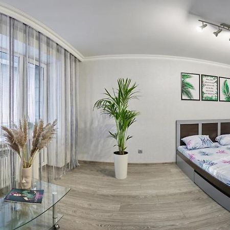Babylon Apartments On Chornovola Ровно Экстерьер фото