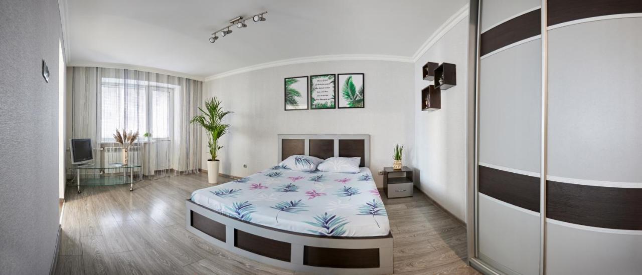 Babylon Apartments On Chornovola Ровно Экстерьер фото